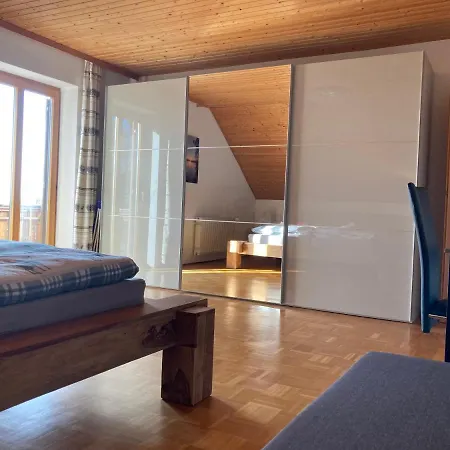 Koerners Am Fusse Des Voithenbergs Apartmán